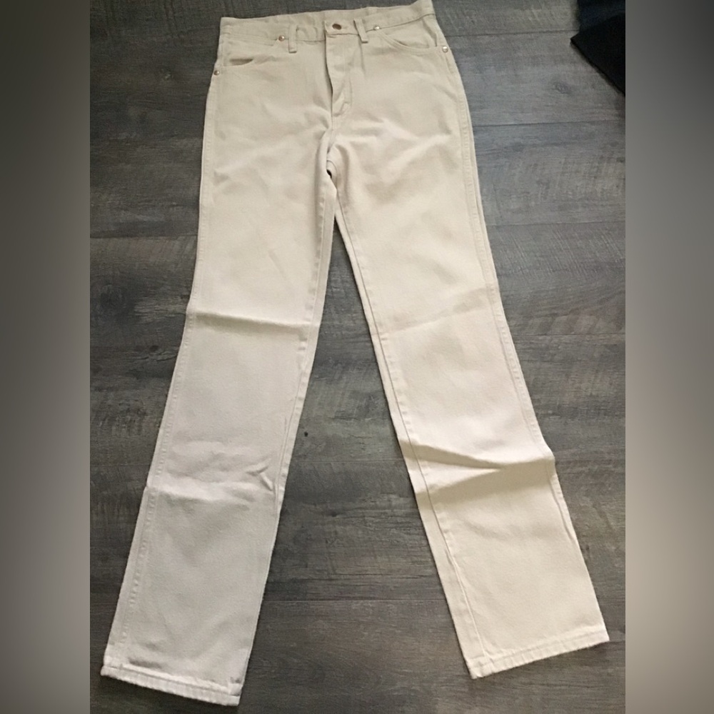 Men’s Wrangler beige denim Jean size W31 L 36 EUC